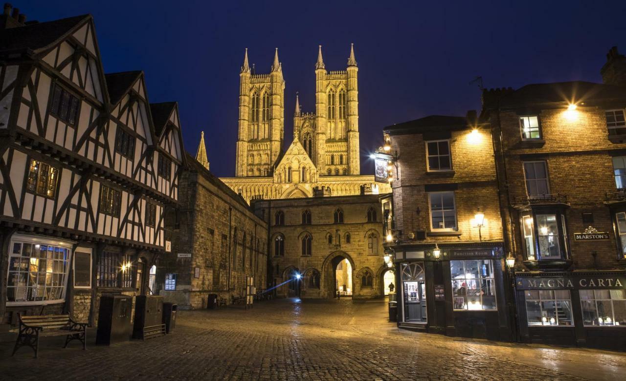 West Wing D'Isney Place. Lincoln Kültér fotó